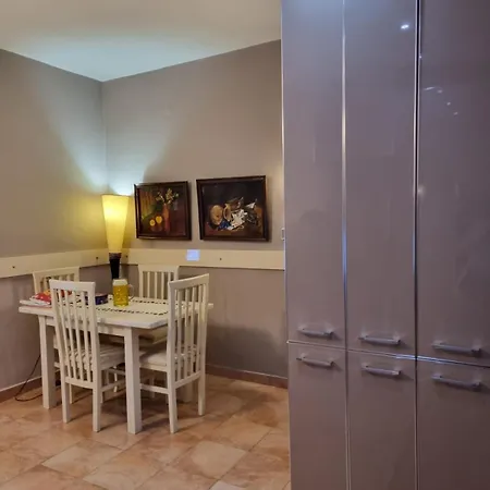 Center Apartment *